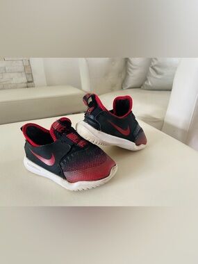 TODDLER NIKE FLEX RUNNER SIZE 7 C RED BLACK